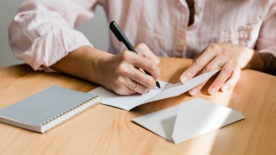 What to Write in a Religious Christmas Card: Message Examples